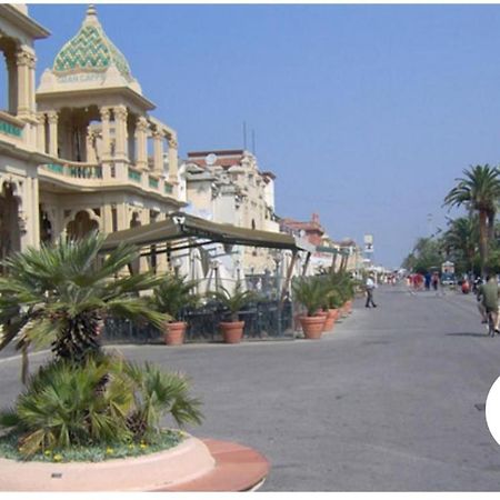 Historical Apartments By Seaside Viareggio Exterior photo
