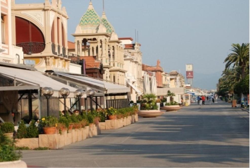 Historical Apartments By Seaside Viareggio Exterior photo