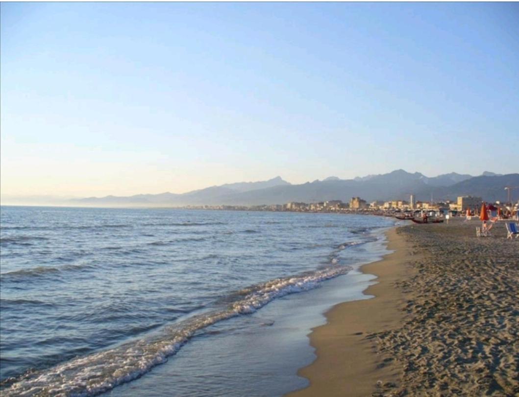 Historical Apartments By Seaside Viareggio Exterior photo