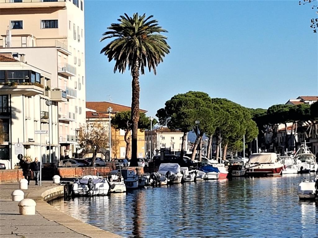 Historical Apartments By Seaside Viareggio Exterior photo