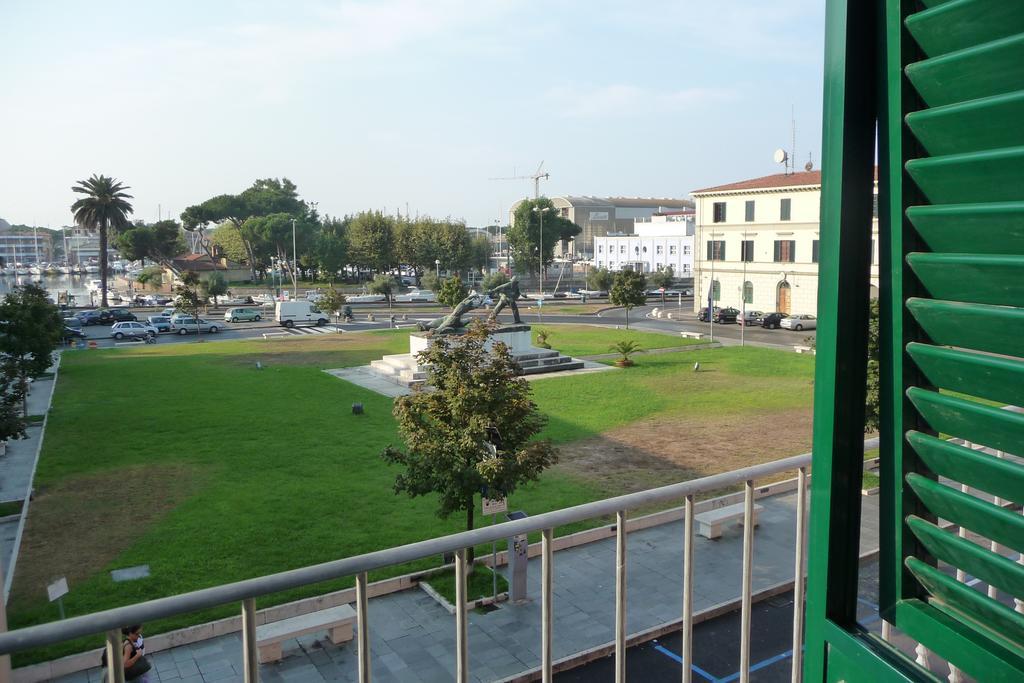Historical Apartments By Seaside Viareggio Exterior photo